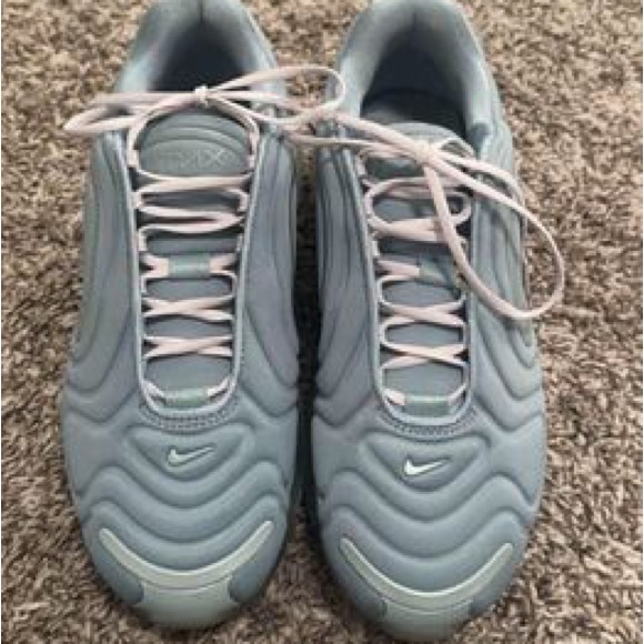 Nike Air Max 720— Size 7 - Picture 2 of 3